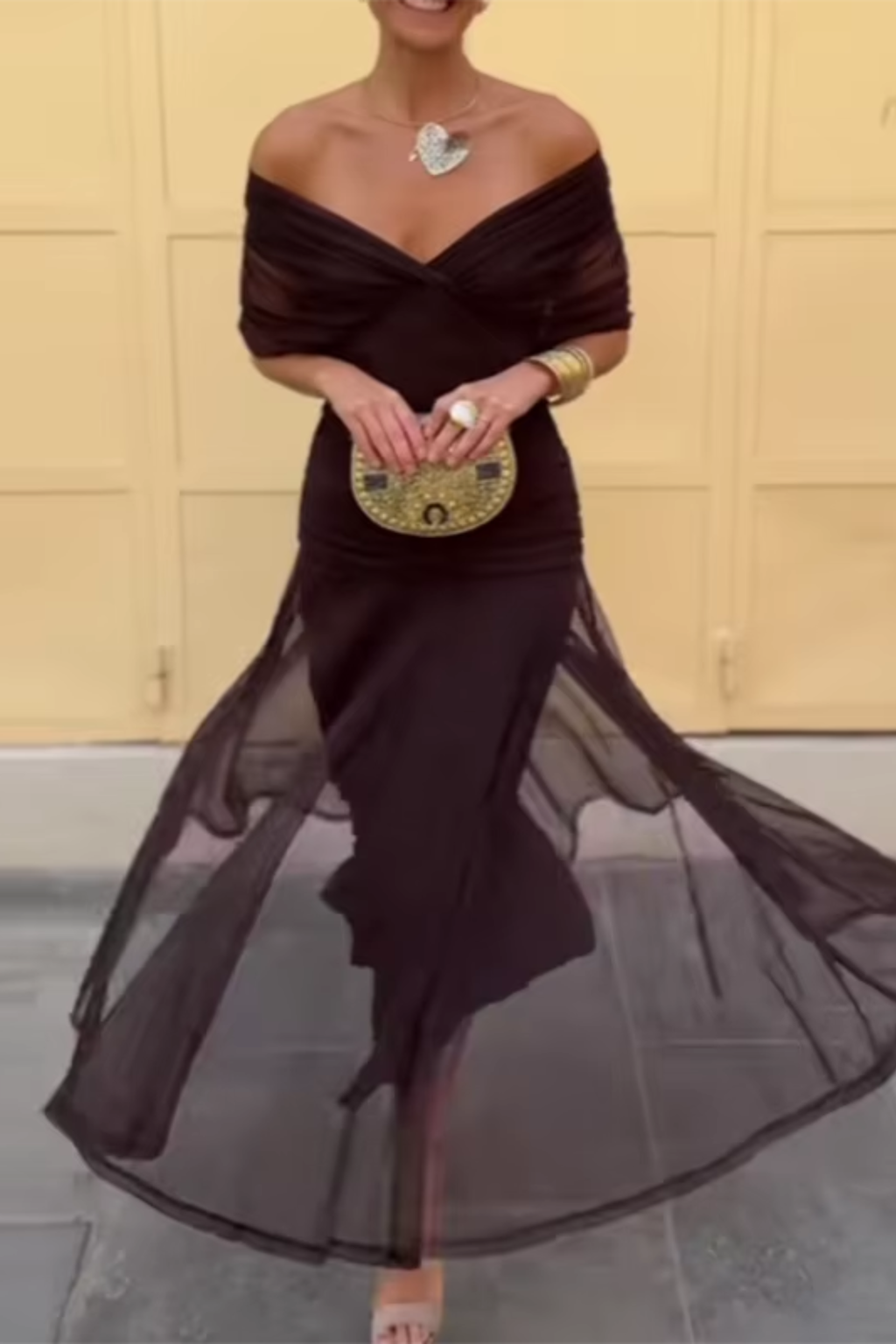 Valentina – elegancka sukienka maxi z dekoltem V