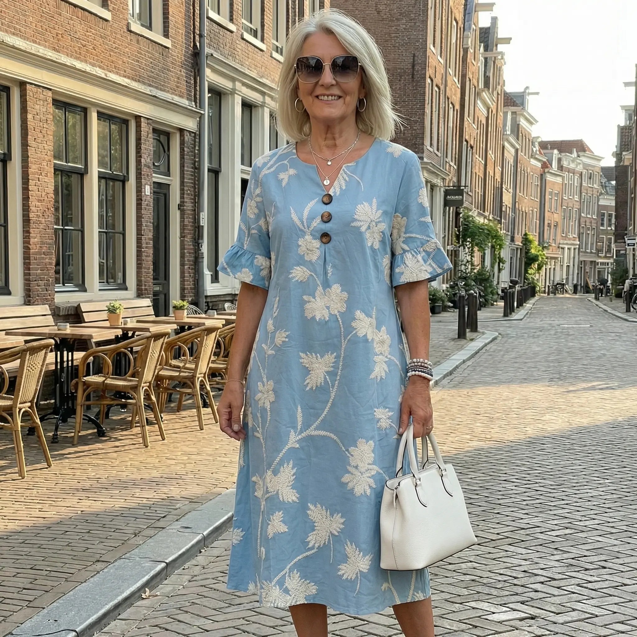 Beata™ | Elegancka sukienka w kwiaty z guzikami