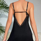 Koszula nocna z odsłoniętymi plecami